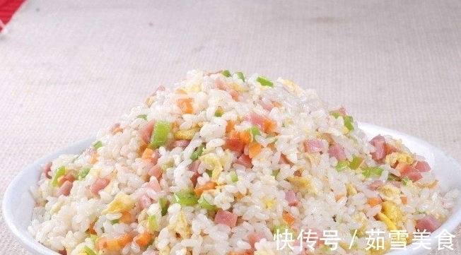 做蛋炒饭时,先炒“米饭”还是先炒蛋?弄错了顺序,怪不得不好吃