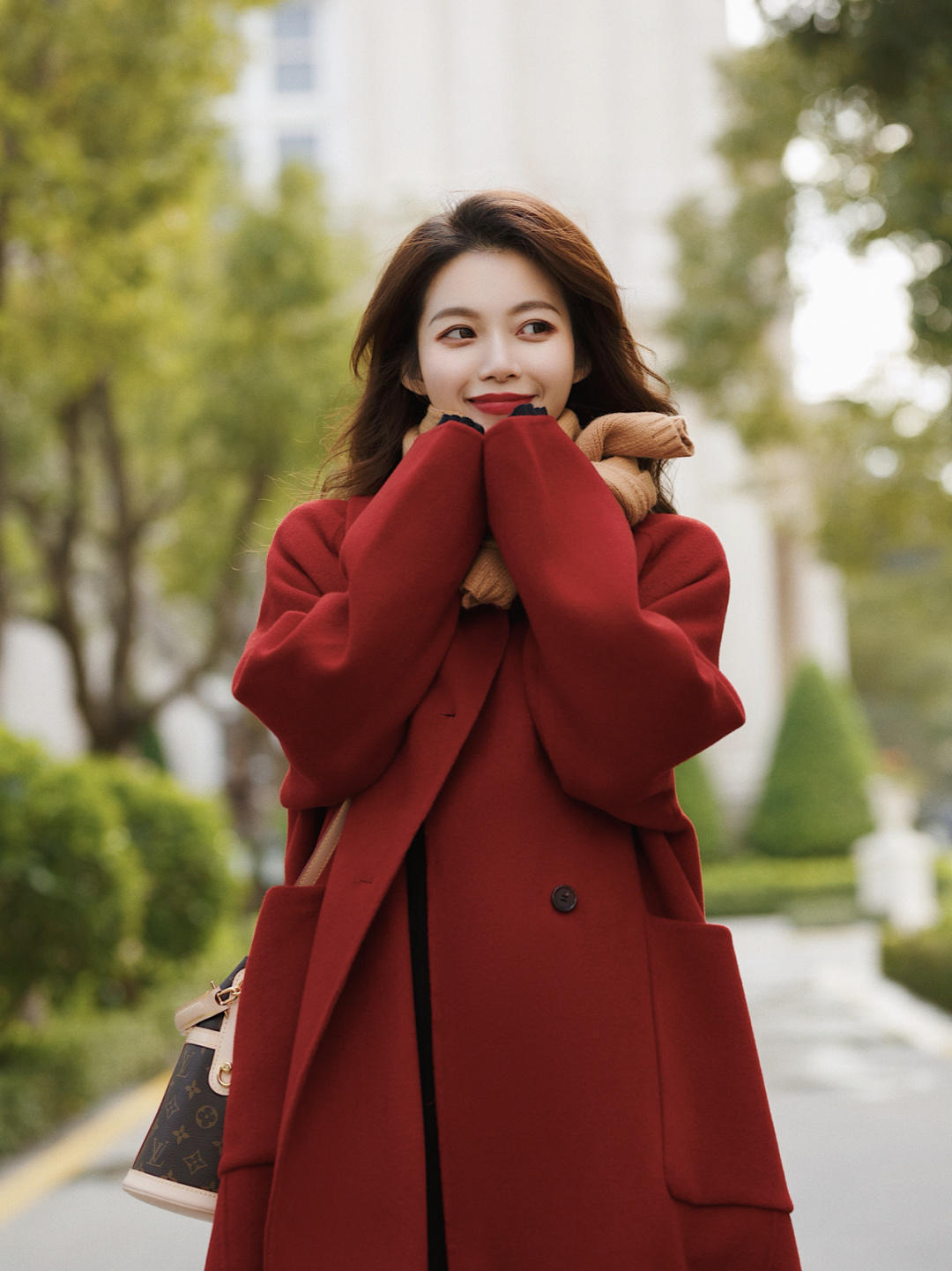 冬季 会穿衣比身材好重要,来看冬季优雅“大衣look”,年轻又时髦