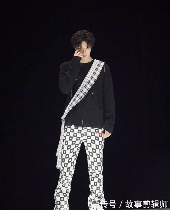 王一博把《这就是街舞》中的穿搭搬进了你的日常生活,可行吗!