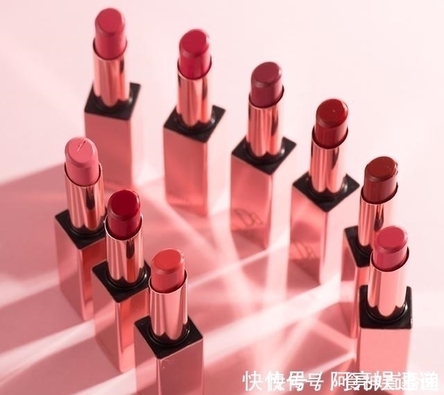 口红 女人“涂口红”和“不涂”,化妆师:瞧下图,你就知道差距有多大
