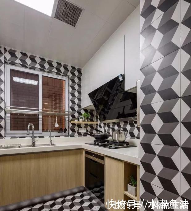 邻居|118㎡新房无玄关,老婆机智的砌道假墙,邻居后悔当初没想到