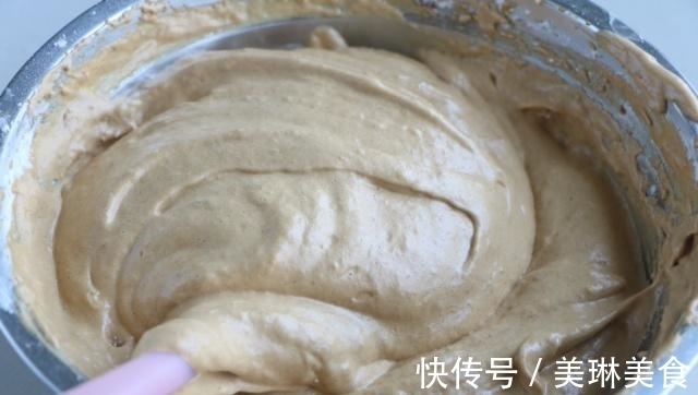 模具|不用油的海绵蛋糕做法,红枣加红糖双重营养,手感如海绵