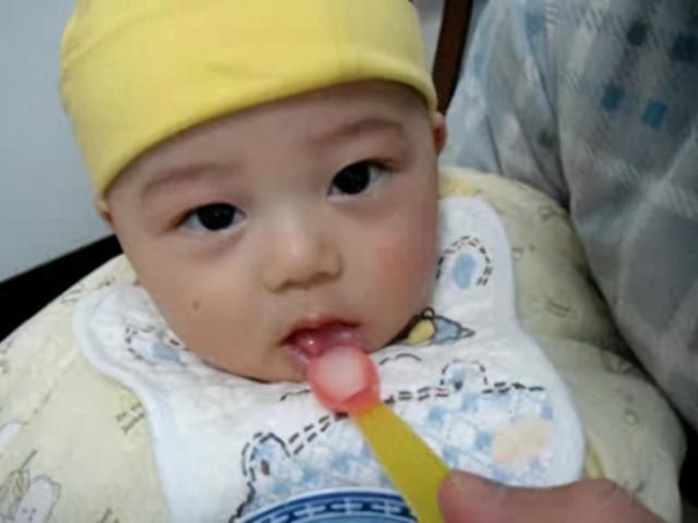 宝宝|宝宝未满一岁,有几种辅食少喂,看似有营养实际可能伤肠胃