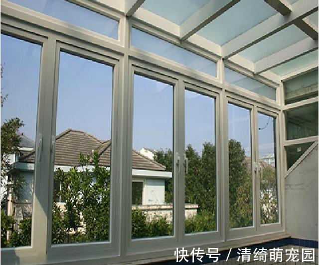 材料|封阳台用塑钢窗好还是断桥铝窗好?三方面分析说明白,不用再纠结