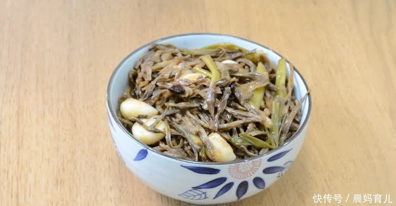 大厨不小心说漏嘴:炒肉的时候,加点这调料,鲜嫩美味还不腥