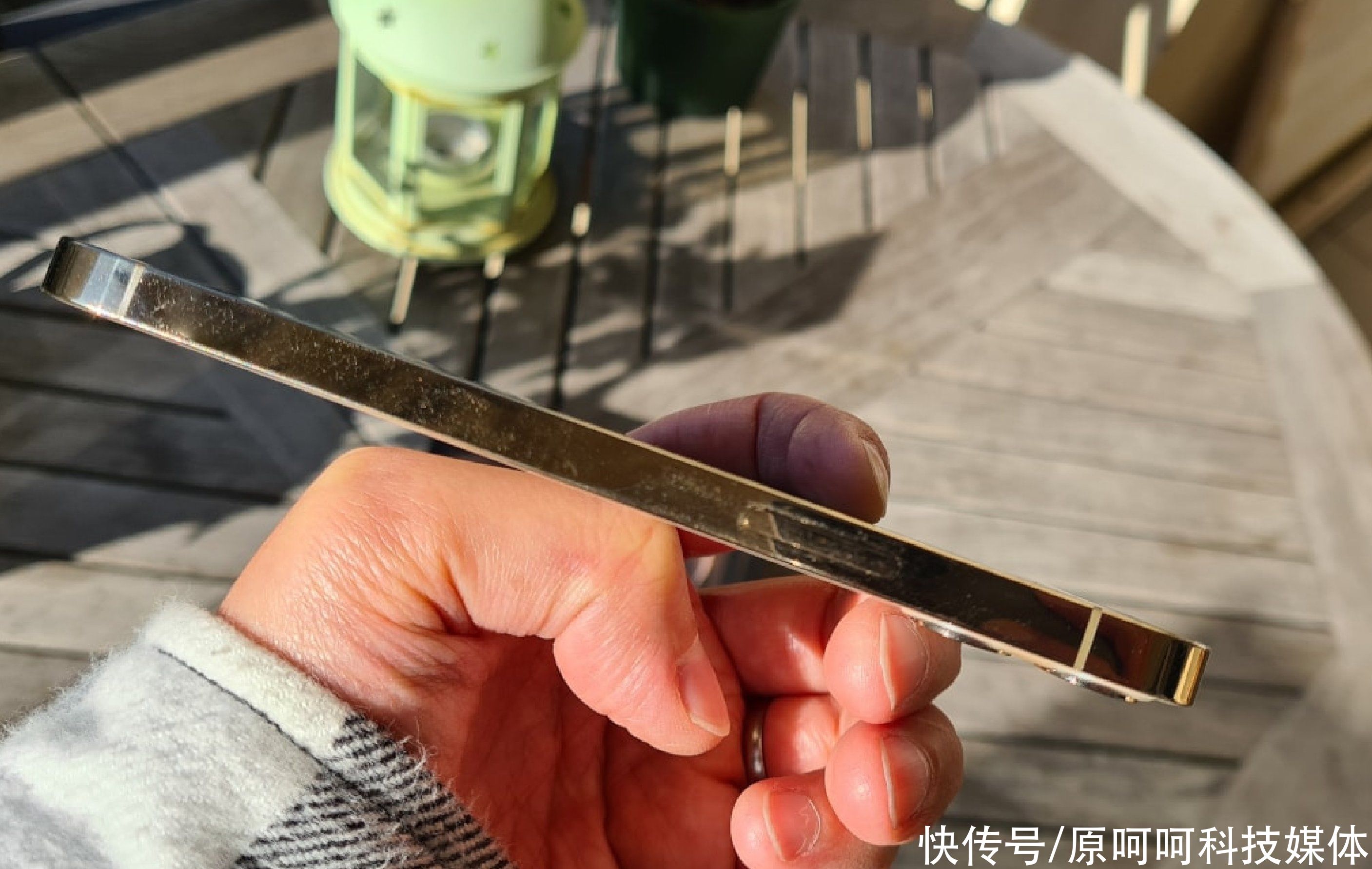 时间|苹果iPhone12Pro评测：镜头比前代好，但使用时间更少