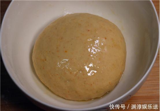 烙饼|花生米别只会炸着吃,加2个鸡蛋,不用炒不用炸,出锅瞬间被抢光