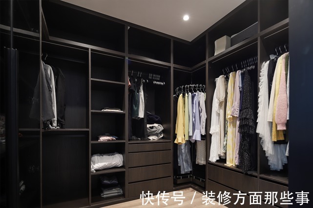 传达|175平现代风惊艳四居室，格调上的低奢传达出年轻化的空间理念