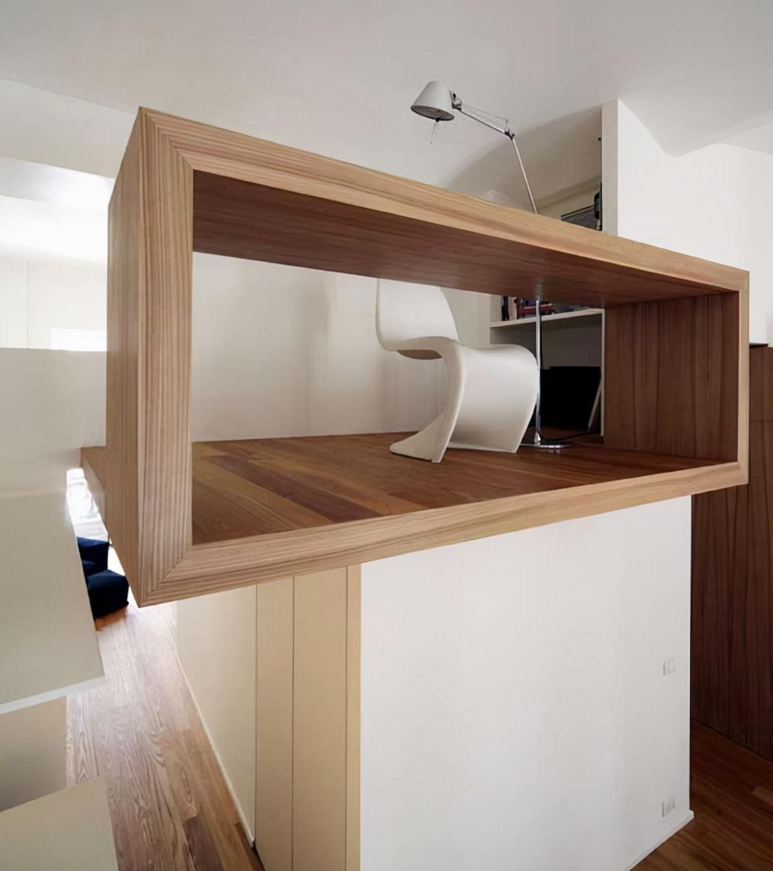 隔板|买复式二楼不装玻璃护栏,横着装一排隔板,既是书桌也能保证安全