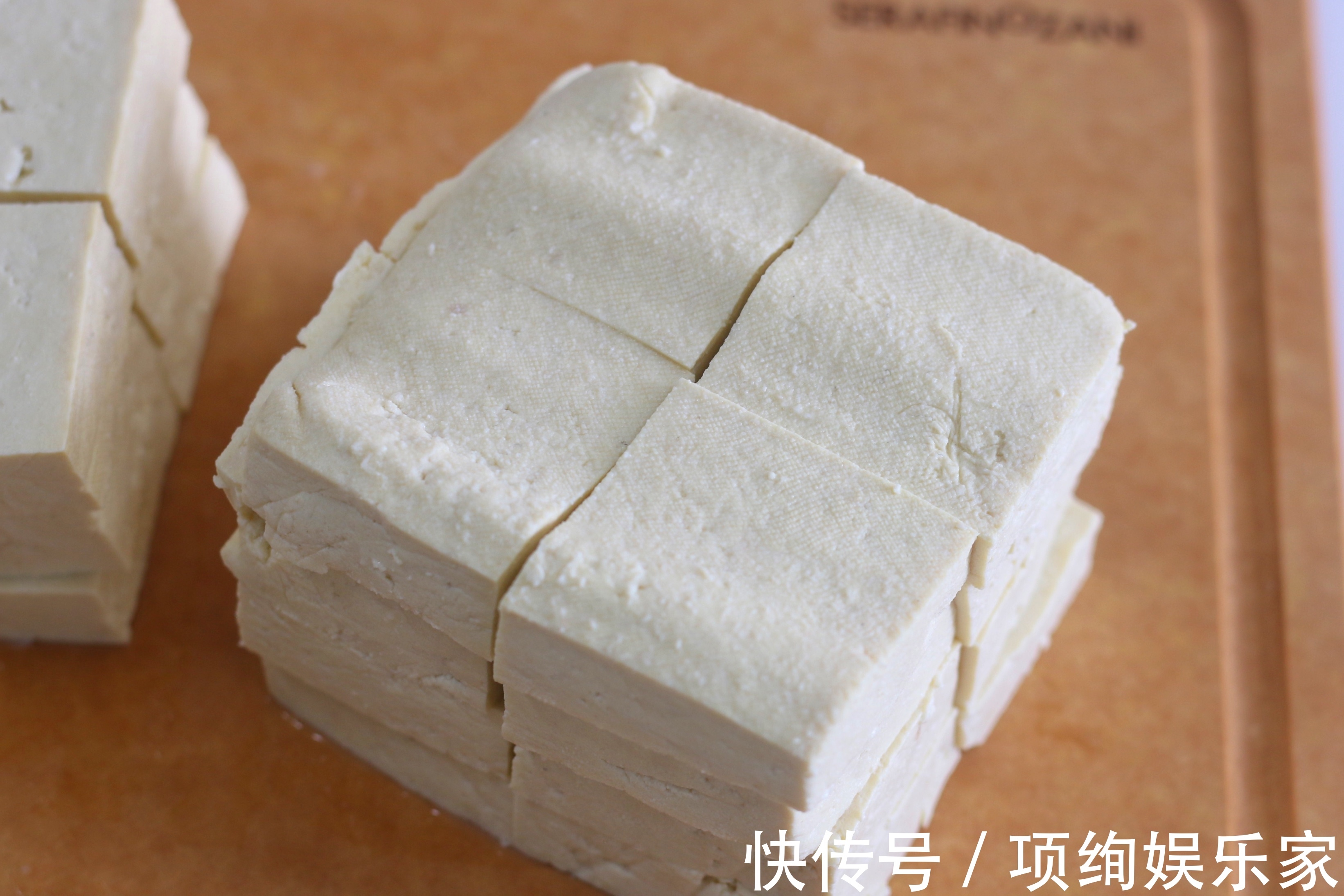 蜂窝|在家做冻豆腐，记住“先蒸后冻”，蜂窝大，不粘连，比买的卫生