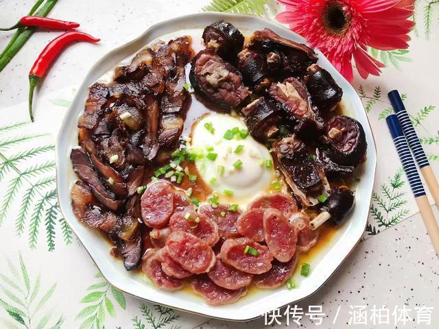 解馋|家常腊味三拼,加入一个鸡蛋蒸一蒸就上桌,简单又解馋