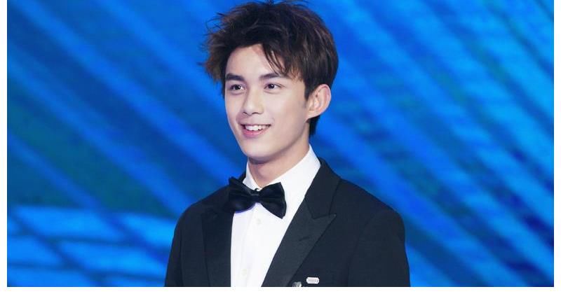 宝藏男孩|吴磊有多可爱?节目中模仿狗狗,逗得赵丽颖差点笑喷!