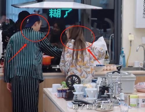 灾难|本以为刘雨昕的糖醋排骨够黑暗了，看到周扬青煎的香肠，灾难现场！