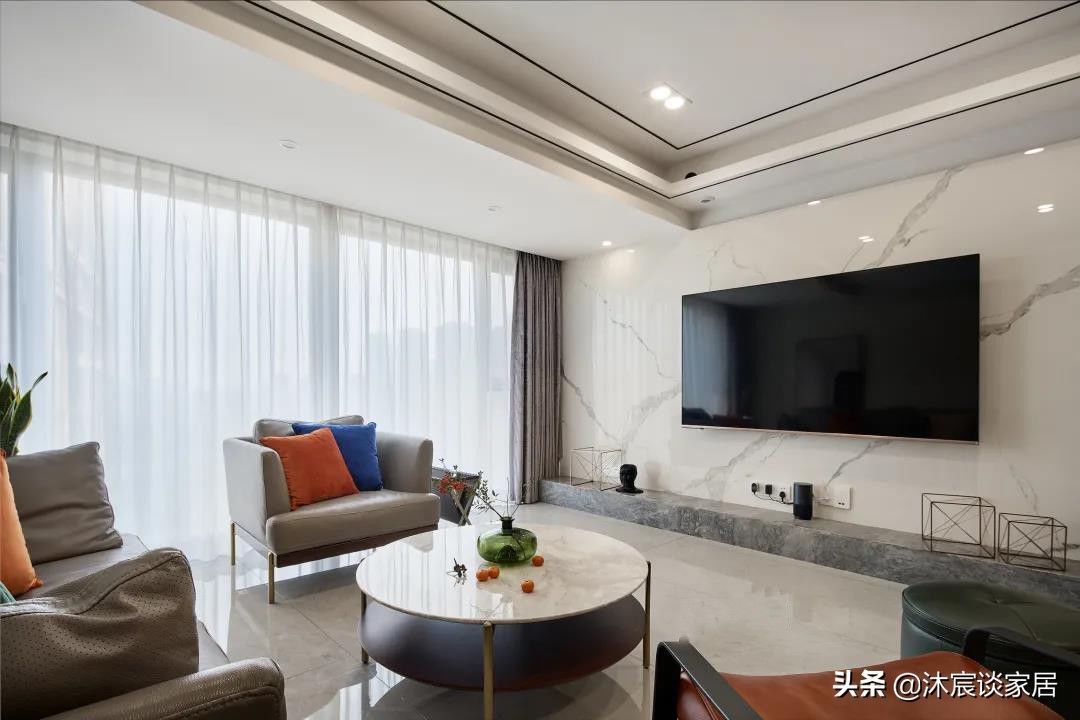 墙面处|三代同堂的现代轻奢风新家,室内简洁精致,真的是理想中家的样子