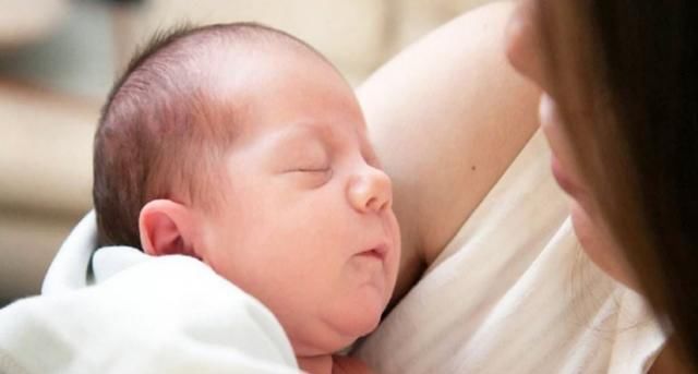 婴幼儿|哄宝宝睡觉的五大“陋习”，容易伤到娃大脑，新手父母需注意