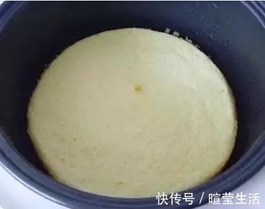 用电饭锅做蛋糕原来这么简单！保存好，做给家人吃！