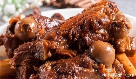 猪肉的这个部位要常买,十几元一斤,钙含量极高,老人小孩要常吃