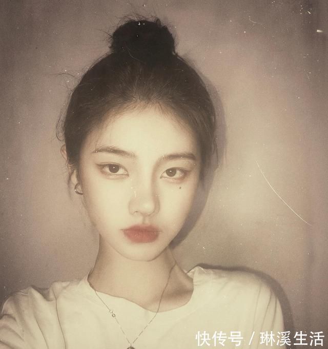 吊梢眼|西红柿ovo刷新“网红脸”标准,吊眼辨识度极高,厚嘴唇太醒目!