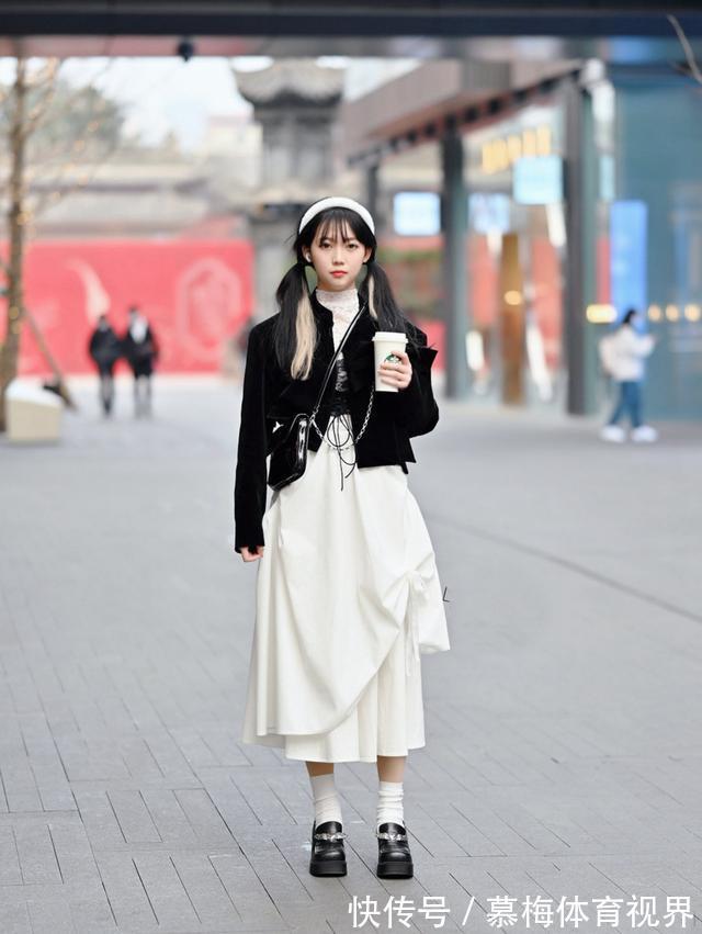 裙子|不能小看白色的裙子,早春搭配离不开,轻松穿出女神气质