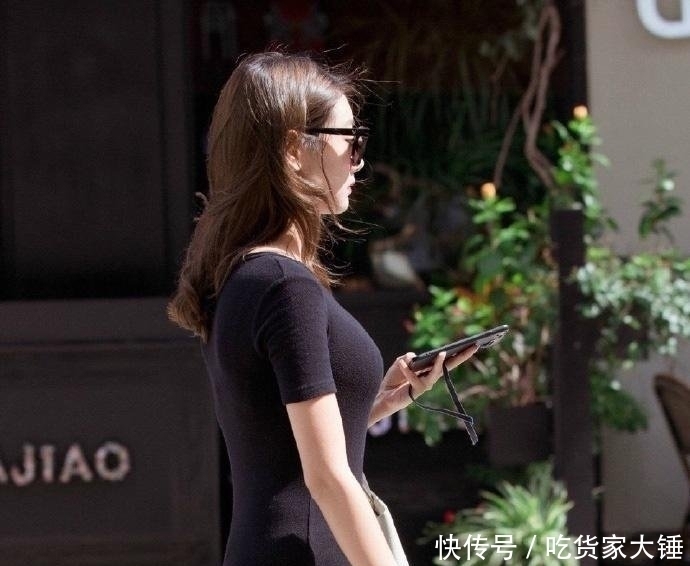 微胖|街拍微胖身材才是极品,穿紧身裙女人味十足