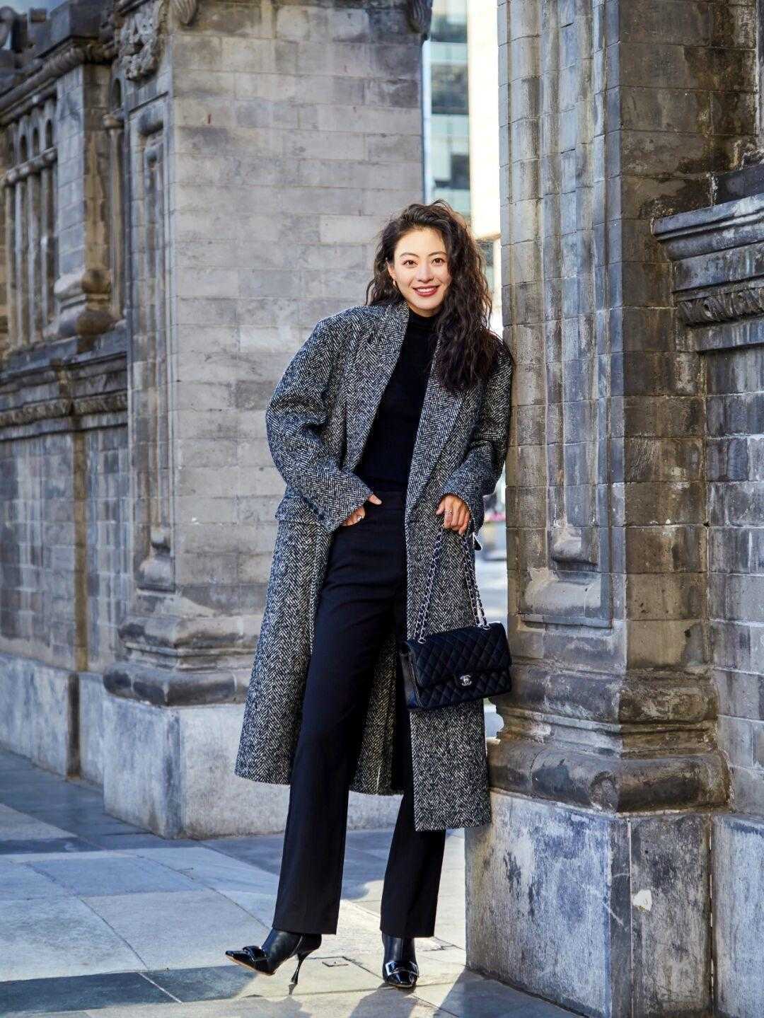 修身裤|今年别在穿“修身裤+长靴”,九分阔腿裤+紧口靴,才是最时髦