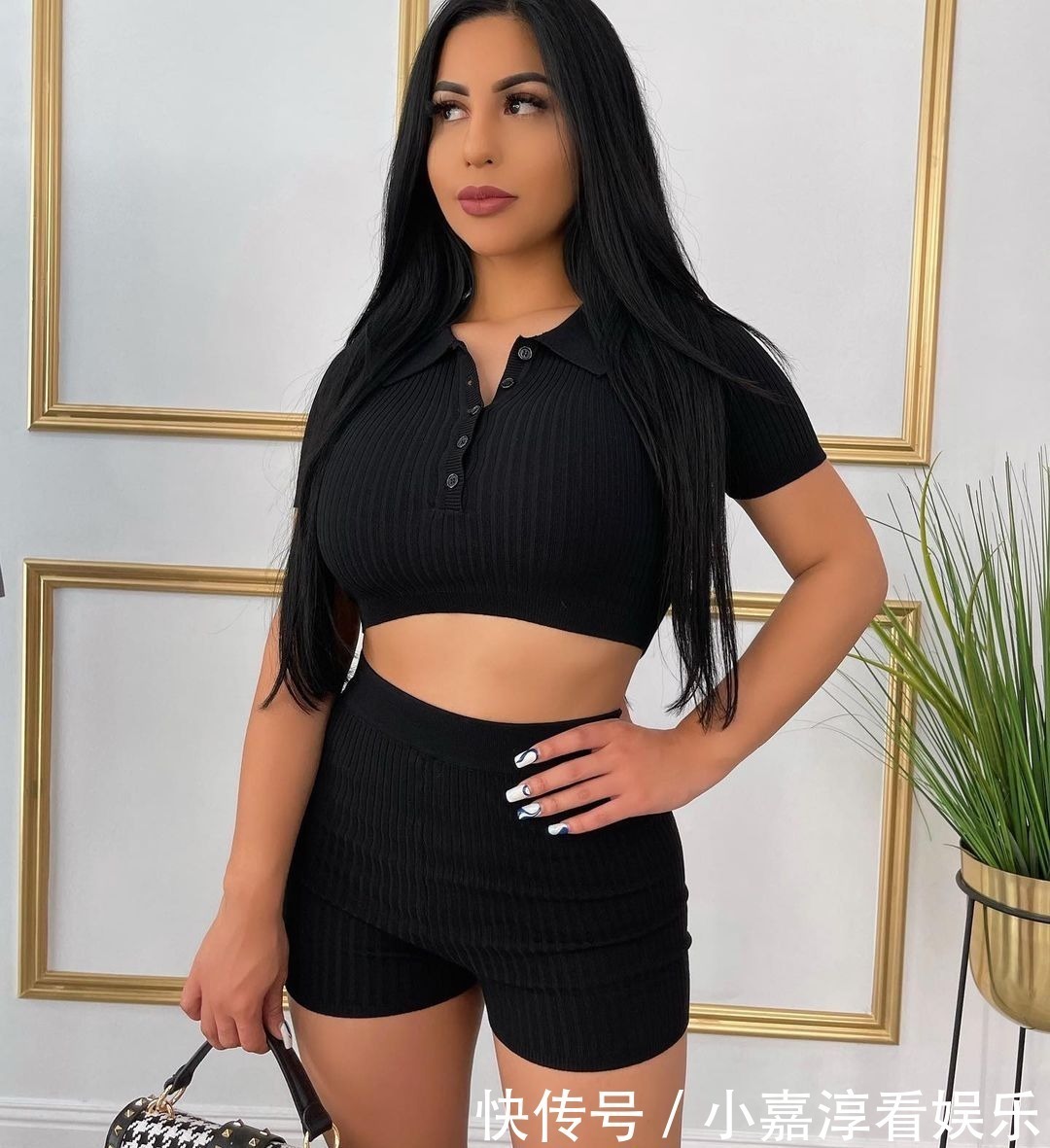 社交平台|她是西班牙模特，体型有着曲线之美，虽不显高挑，但依然很有魅力