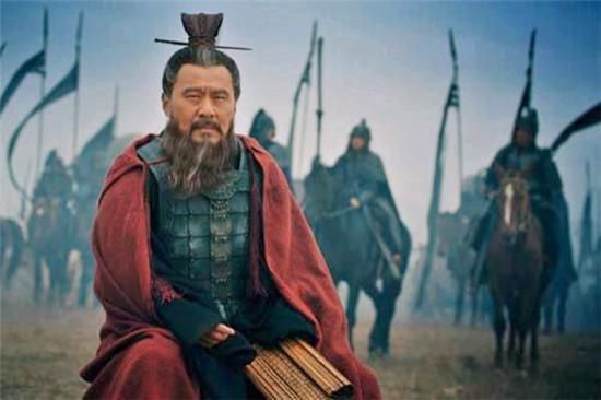  嘲笑|赤壁之战后，孙权嘲笑张昭20年，若听张昭的，天下早70年就统一了！