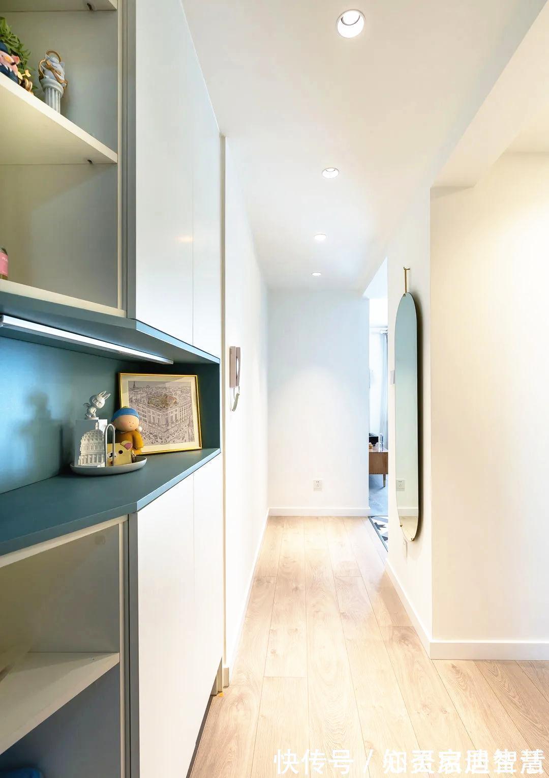 收纳|80㎡奇葩两房半户型,餐厨融合打造吧台当餐桌,主卧挤出衣帽间