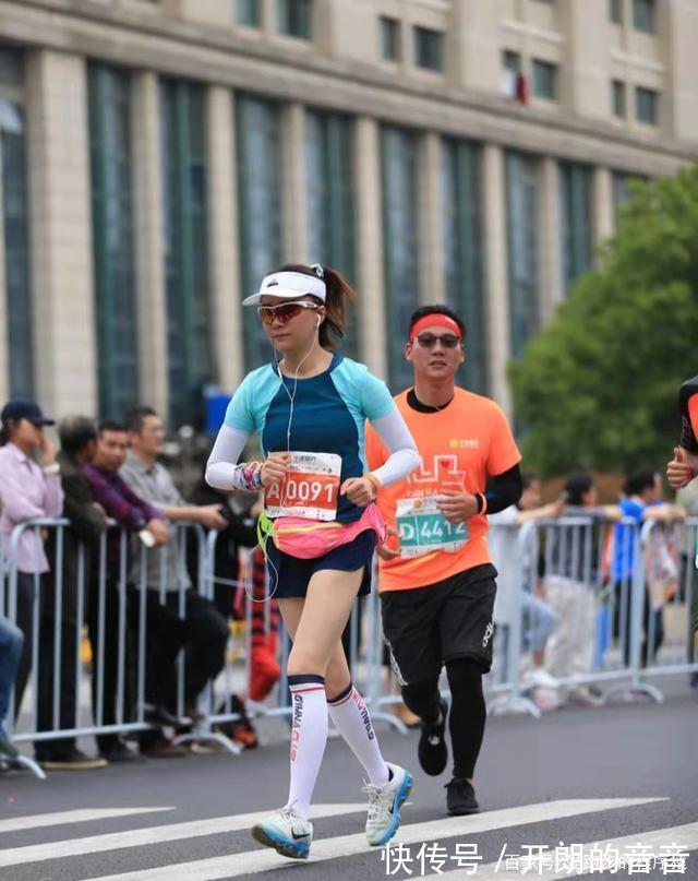 跑者|跑者别“不以为然”四点起床跑步,对身体伤害会“加倍”