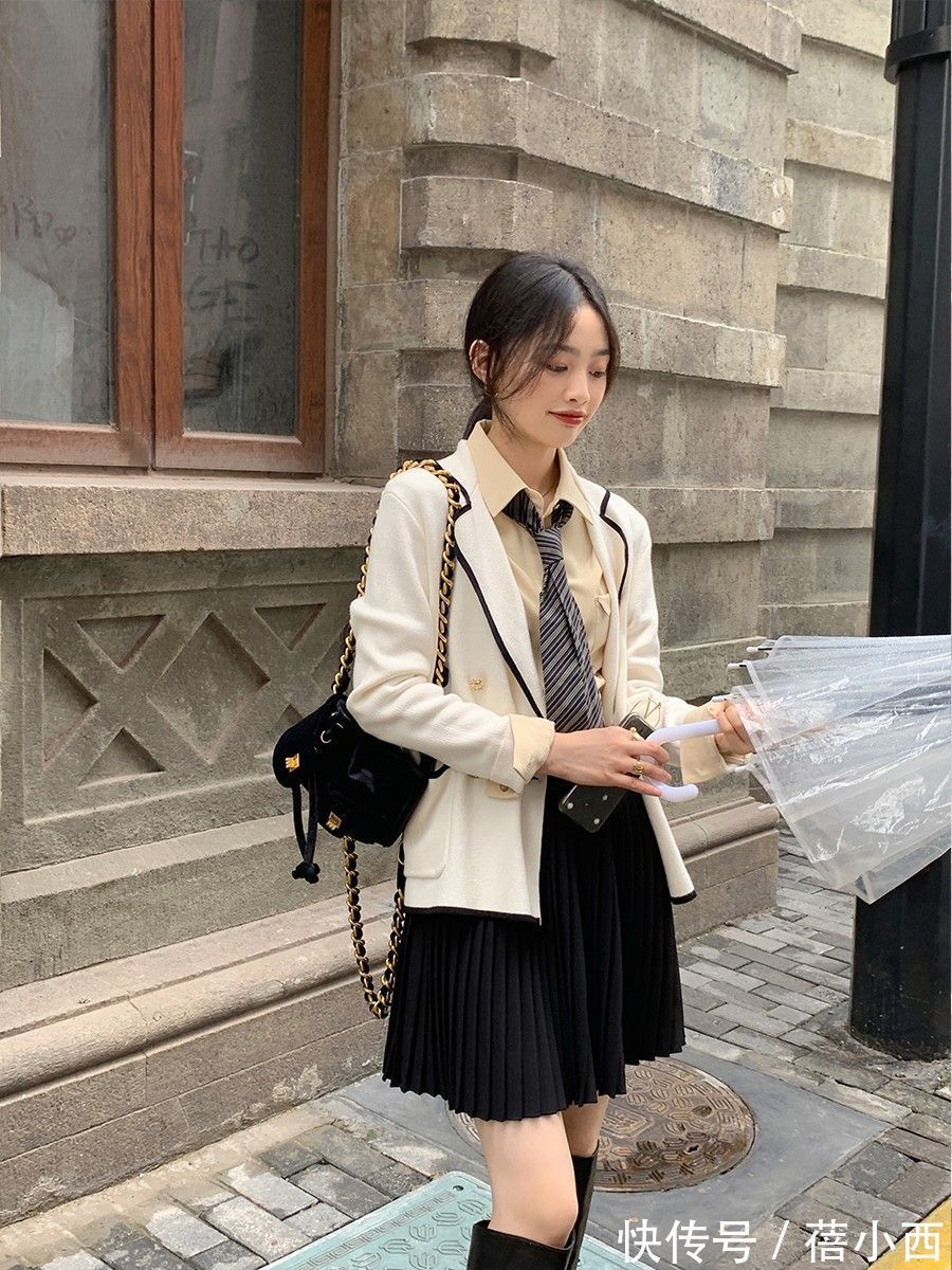 衬衫|百穿不厌,“衬衫”不愧是早秋衣橱必备单品,随便一穿风格都高级