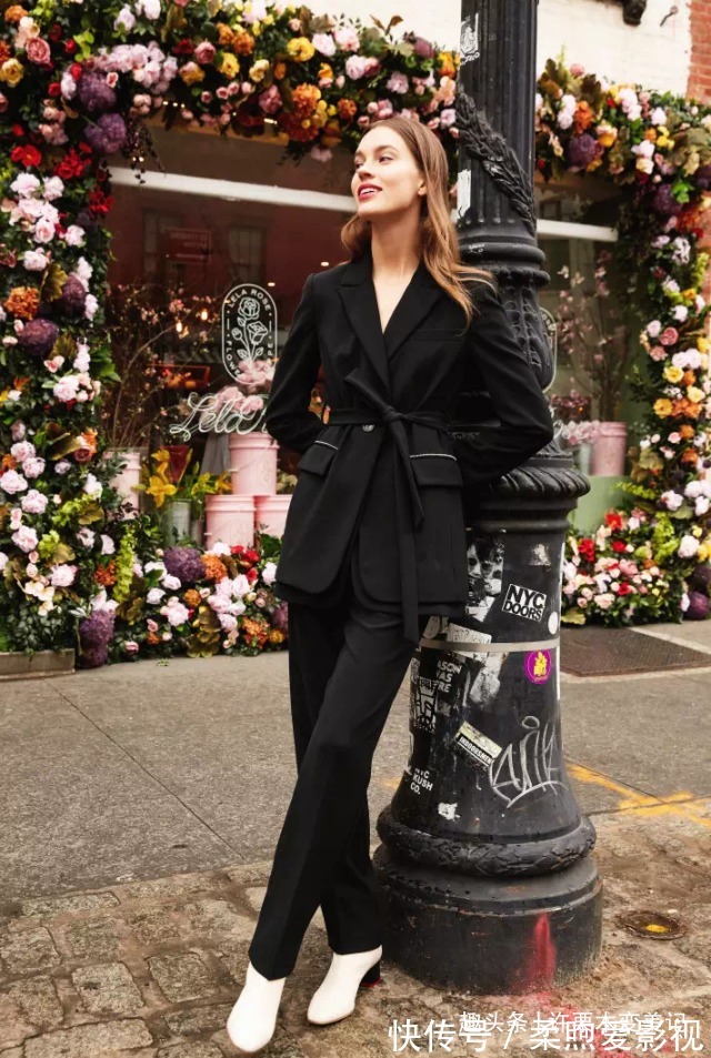 黄皮 建议皮肤黄的女性,少穿黑白灰,多穿这3个“颜色”,显白显气色