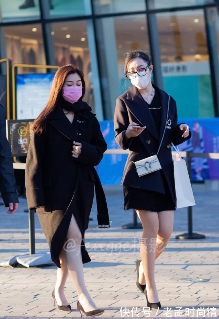 OL 街拍:西装短裙高跟鞋,OL美女有感觉!