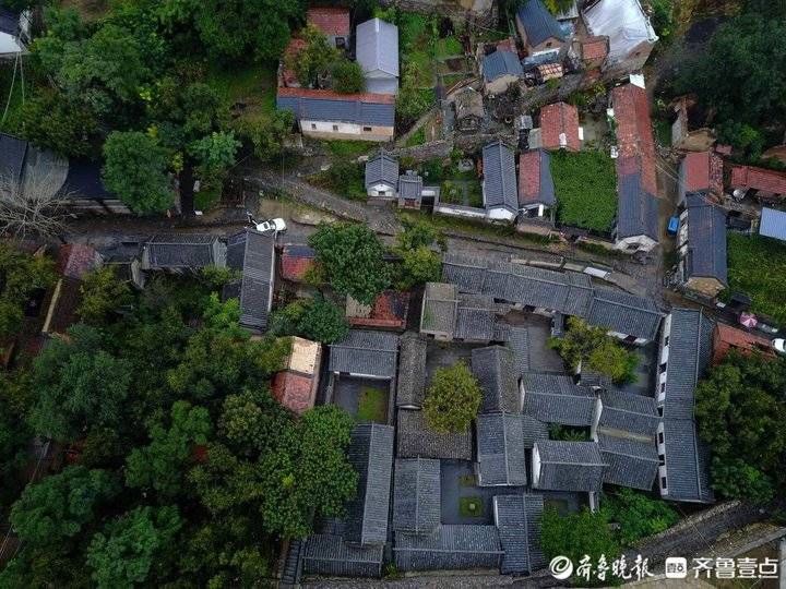 航拍|航拍秋雨绵绵中的章丘朱家峪，村子幽静古朴、充满历史感