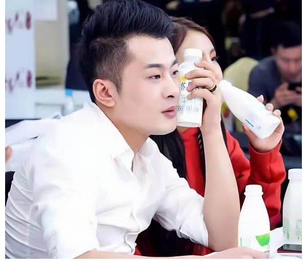 00后|辛巴师徒直播间怼00后：啥也不是，都没活明白，对不起80和90后