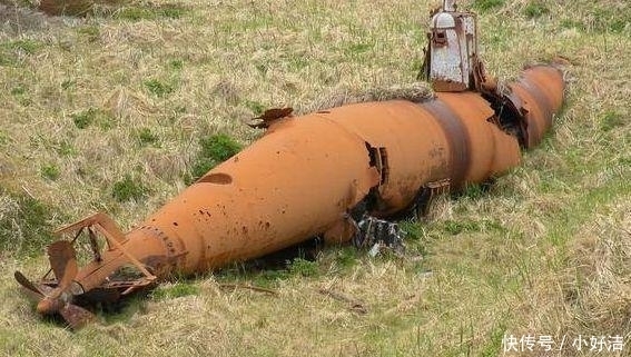 发现|退休老汉无人岛露营，无意发现巨型铁锈块，走近后却大呼不可能