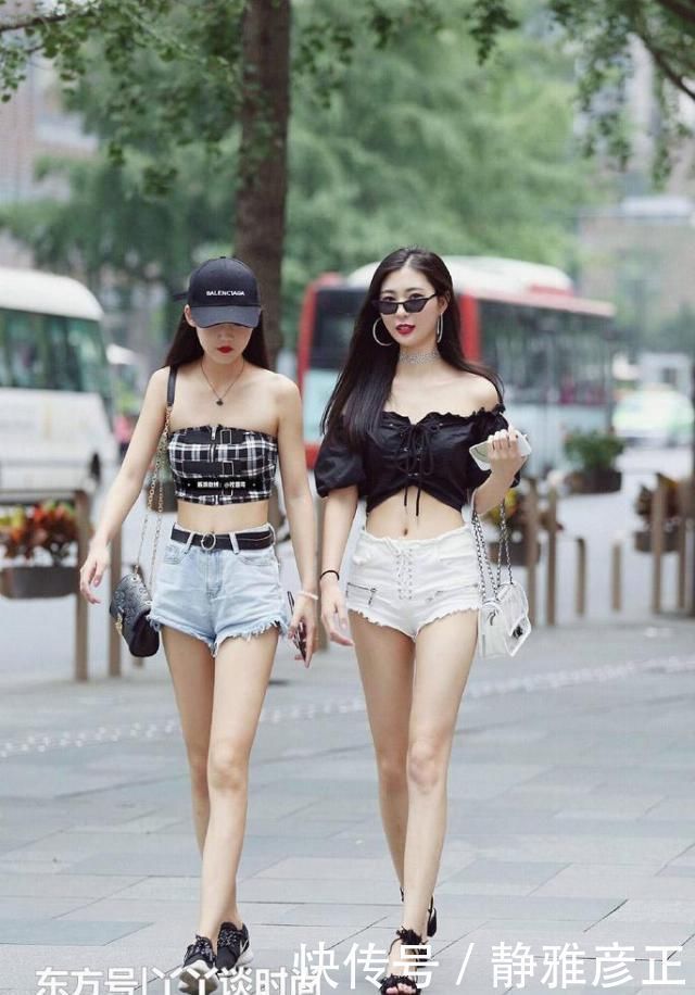 短裤 双胞胎眼光真不错,同穿一件短裤,左边的更魅力十足吧