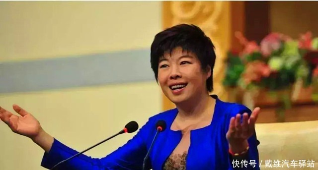 聚焦于丹的家庭背景,于丹在跌落神坛后,生活究竟怎样