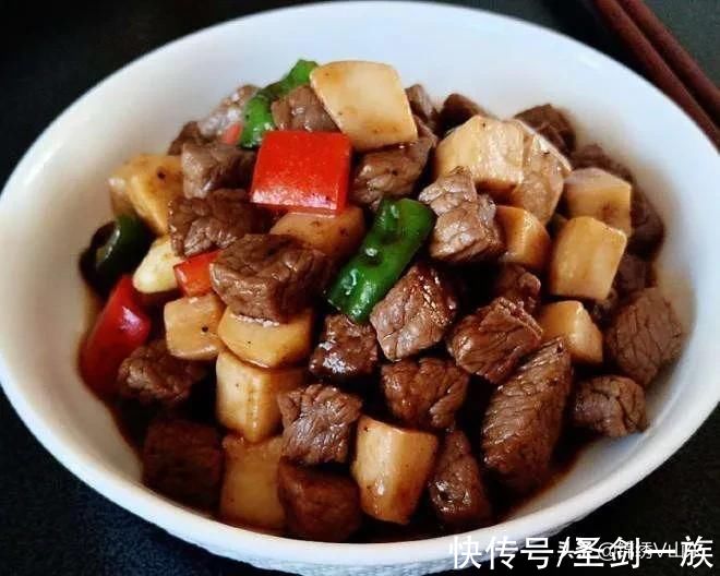 天气渐冷，推荐12道适合天冷吃的家常菜，有荤有素，好吃还不贵