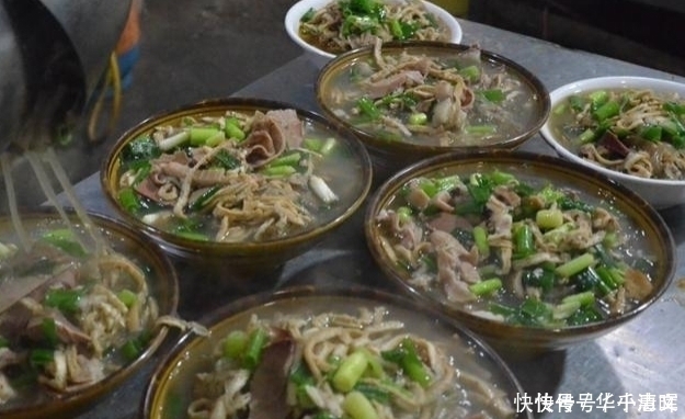 “夫妻搭档”卖它,1碗8元,1天能卖600碗,顾客:价格良心