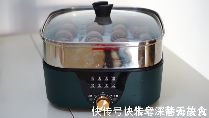 只需一根筷子，轻松做出层次分明，松软香甜的花卷，家人特爱吃