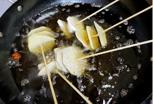 鸡腿和鸡|自从学会炸串这种做法,花钱不多,口感香嫩,孩子爱吃也不上火