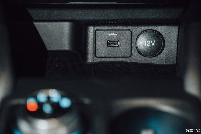 魅力雪境-与福克斯一起探索呼伦贝尔的冬天