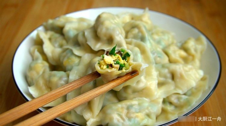 白菜饺子好吃有诀窍,教你饭店做法,饺子鲜嫩多汁不好吃才怪