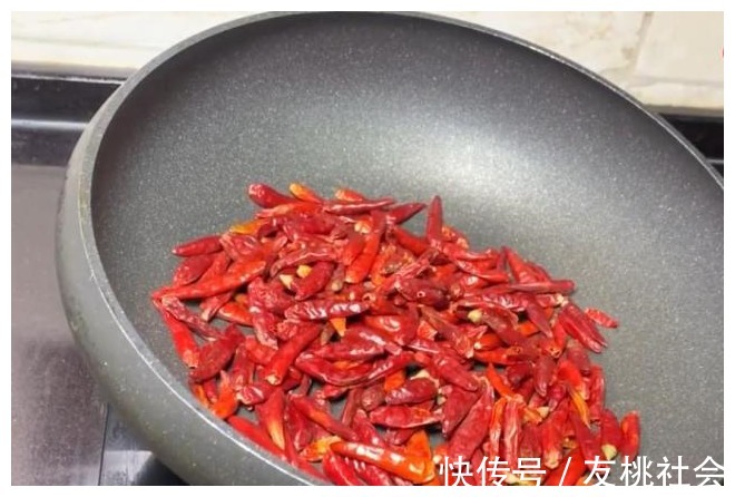 自制|自制辣椒油不香？那是你没掌握“诀窍”，学会这几招，香辣红亮