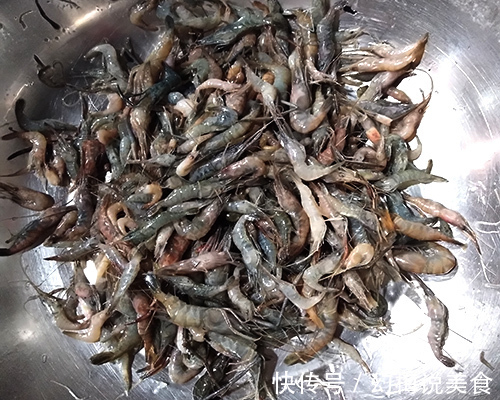 炸小河虾怎么炸又酥又脆，手把手教你家常油炸河虾的方法
