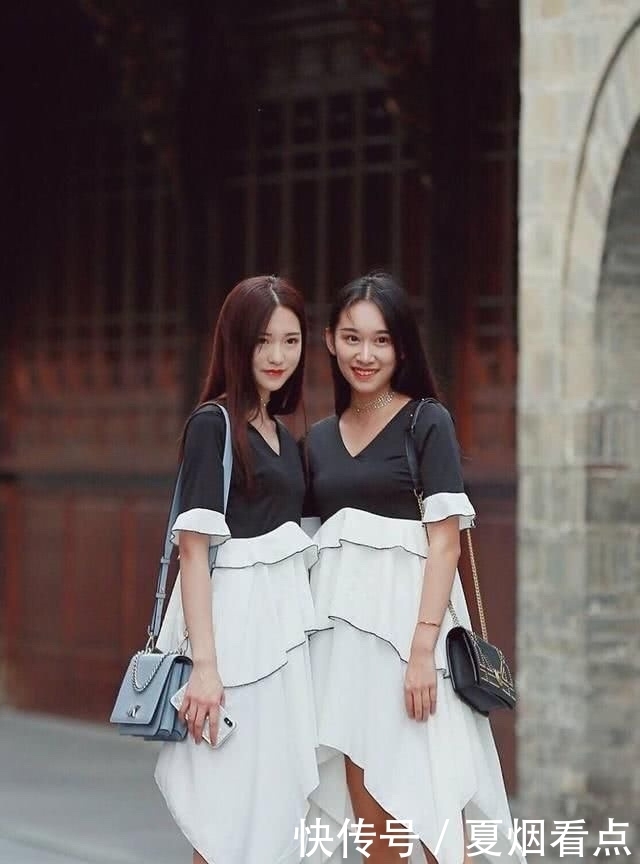 女人|街拍丨如果女人穿同样服装,那拼的就是身材和颜值了