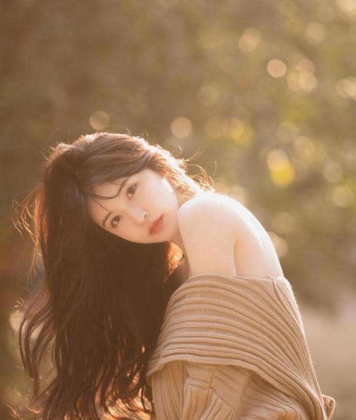 姐姐 清新美女: 姐姐温柔性感的气质也太棒了 皮肤真的白到发光