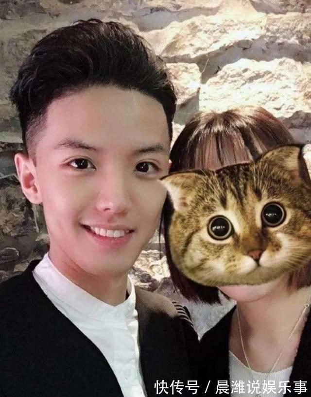 李荣浩|18岁公布恋情,22岁结婚婚戒不离手,简直就是漫画走出的男主