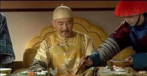 饭食|饭食下毒杀皇帝难吗?溥仪:别逗了,看看那么多年我吃的这饭!瞬间明了