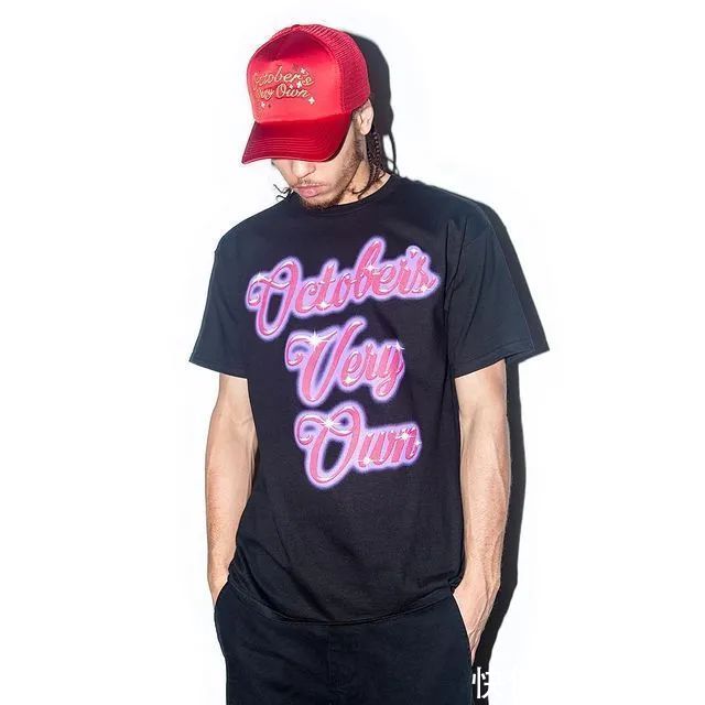 logo|土豪风，路人甲，暴发户？曾经的时尚黑洞Drake凭什么借着新联名咸鱼翻身？